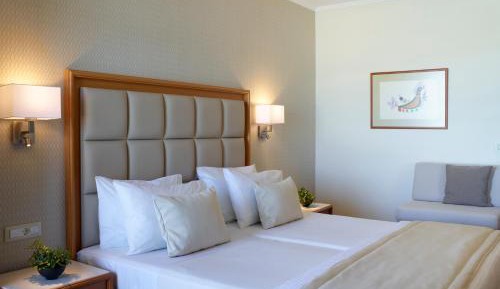 Twin Room with Side Sea View