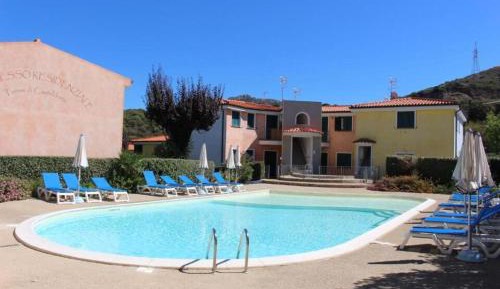 Apartment with Garden View