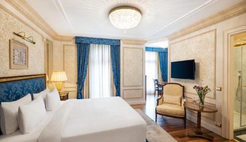 Premium King Room