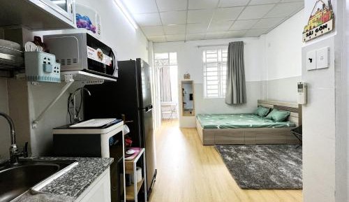 One-Bedroom Apartment with Balcony