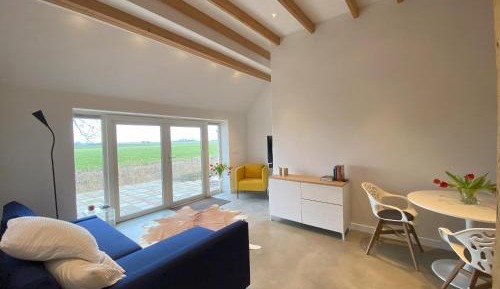 One-Bedroom Apartment with Terrace