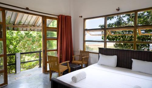Deluxe Double Room with Balcony and Sea View