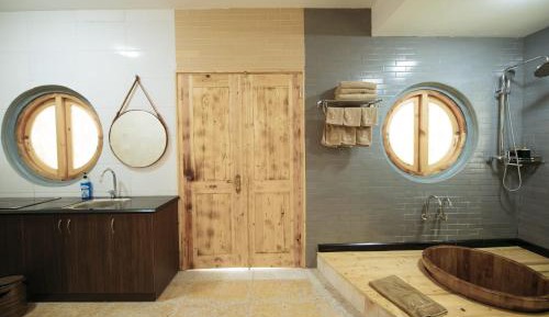 Japanese-Style Room