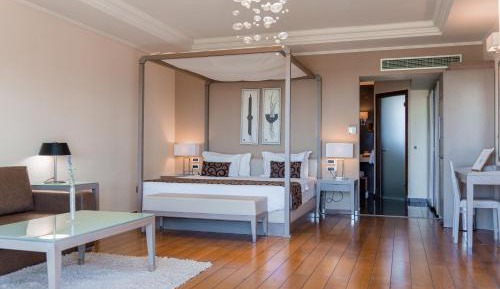 Premium Suite with Garden View