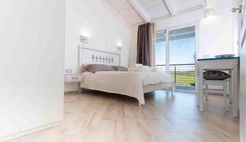 Deluxe Double Room with Balcony and Sea View