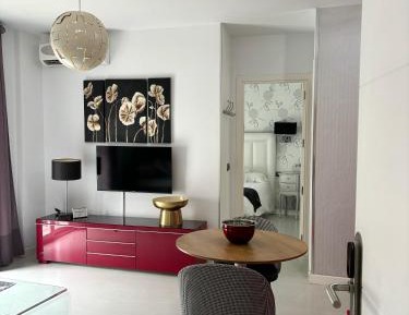 One-Bedroom Studio