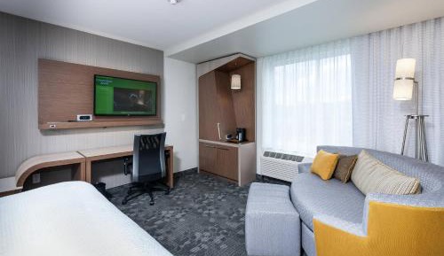 King Guest Room with Sofa Bed