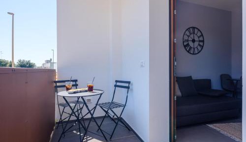 Superior One-Bedroom Apartment with Balcony