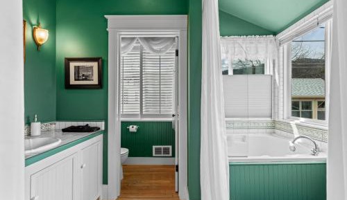 Suite with Mountain View