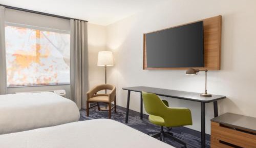 Queen Room with Two Queen Beds and Adapted Tub - Mobility and Hearing Accessible