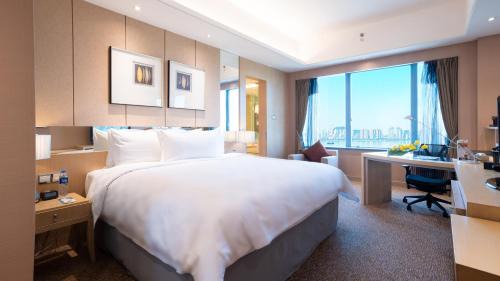 Pacific Club King Room