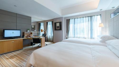 Pacific Club Twin Room