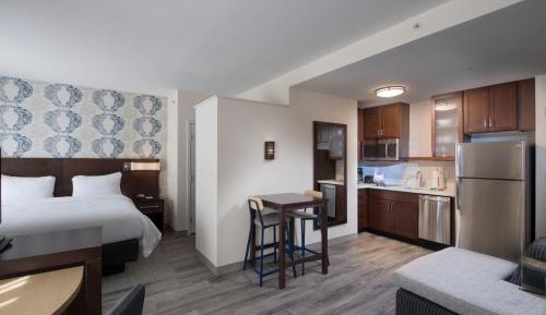 King Studio with Sofa Bed