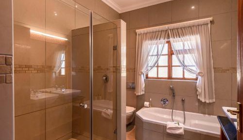 Family Room with Garden View