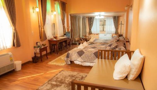 Deluxe Family Suite