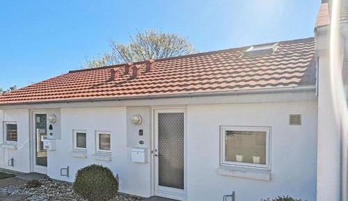 One-Bedroom Holiday Home