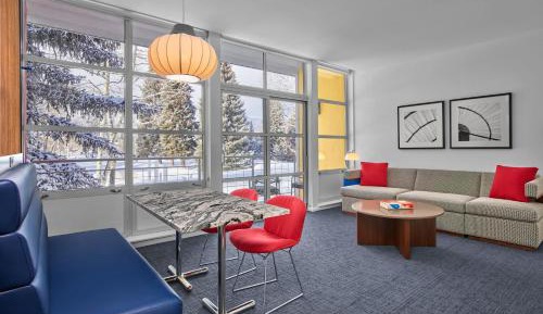 Deluxe One Bedroom Suite