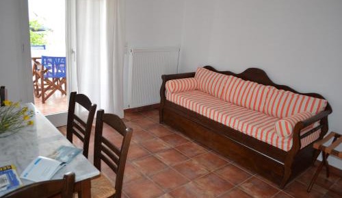 One-Bedroom Apartment with Garden View