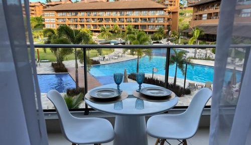 Apartment with Pool View 