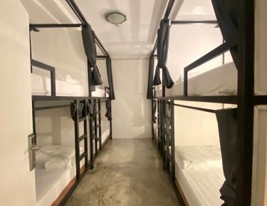 8-Bed Mixed Dormitory Room