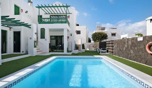 Superior One-Bedroom Apartment with Balcony