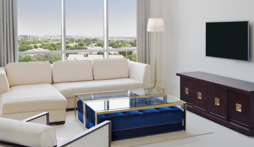 Executive King Suite with Community View, Pantry Lounge Access and Shuttle Bus to JBR Beach and various shopping malls