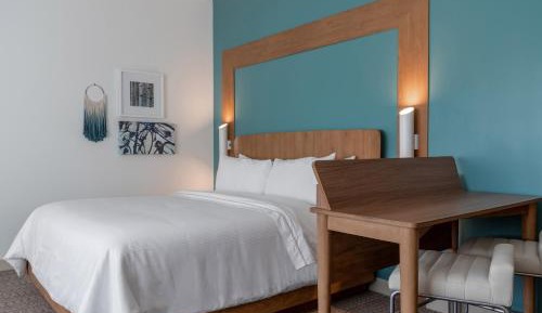 King Studio with Sofa Bed