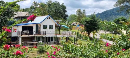 Three-Bedroom Holiday Home 