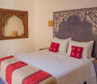 Chambre Double N°3 - Avec Terrasse Privée - Vue restreinte sur Montagne