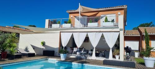 Double Room with Pool View