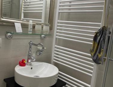 Deluxe Double Room with Shower