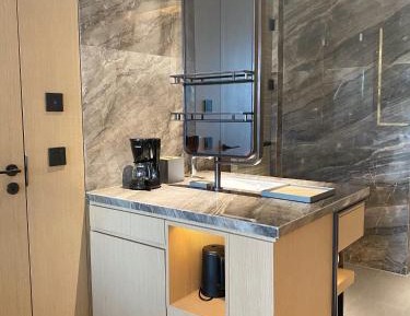 Deluxe Guest room with 1 King