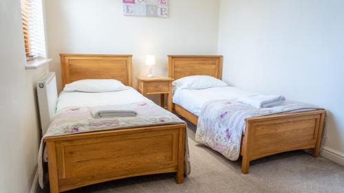 3 Bedroom Dog Friendly Marina View Apartment