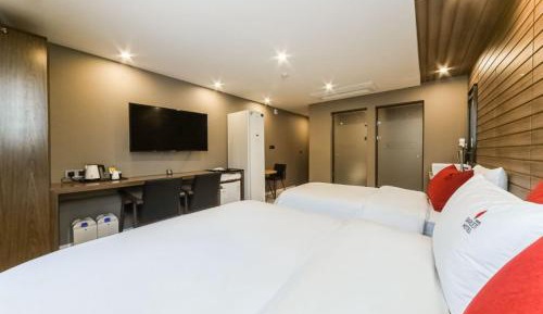 Superior Twin Room with Garden View