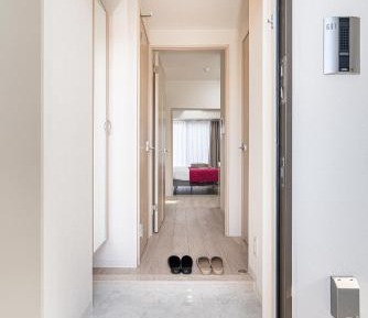 Apartment with Shower