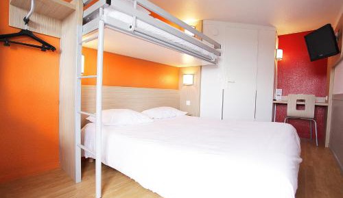 Triple Room (1 Double Bed + 1 Bunk Bed)