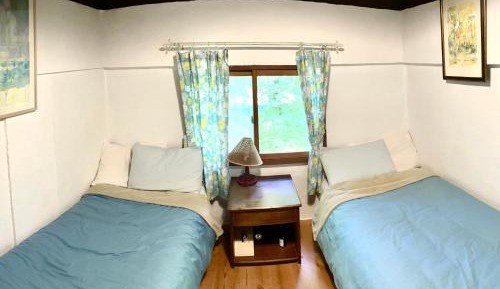 Twin Room with Shared Toilet