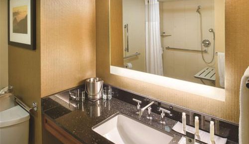 Queen Room with Two Queen Beds and Roll-In Shower - Mobility and Hearing Access/Non-Smoking