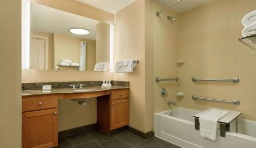 King Suite with Accessible Tub - Mobility and Hearing Access/Non-Smoking