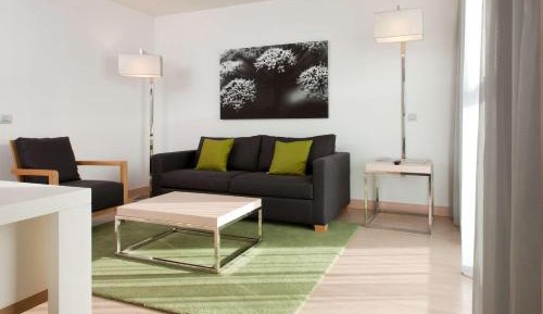 One-Bedroom King Suite