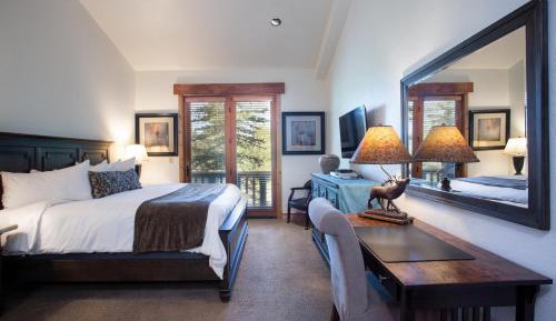 Deluxe Queen Room