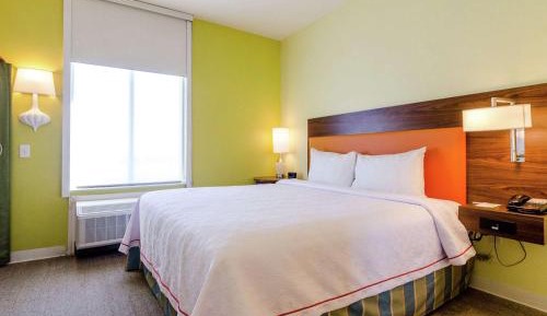 One-Bedroom King Suite - Non-Smoking