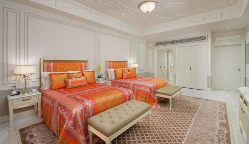 Deluxe Versace Queen (Garden View)