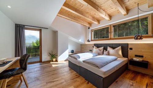 Superior One-Bedroom Apartment with Balcony