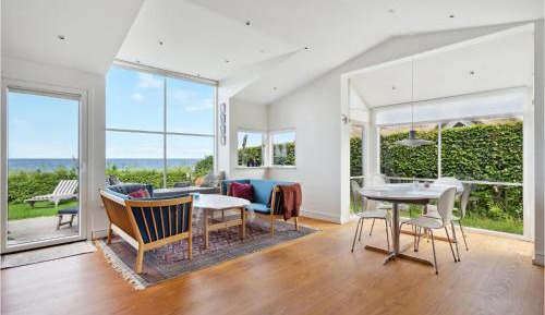 Three-Bedroom Holiday Home 