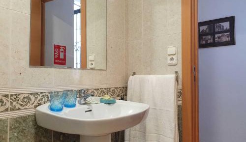 Single Room with Private External Bathroom