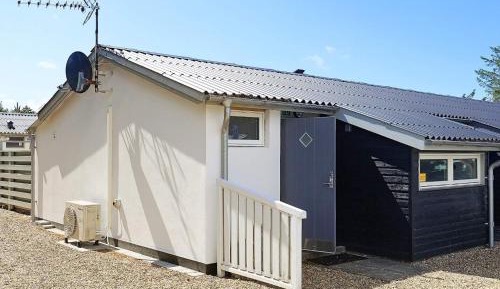One-Bedroom Holiday Home