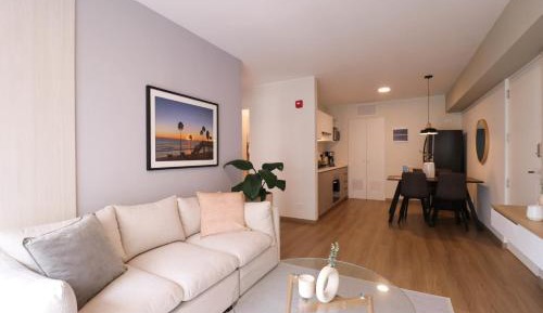 Two-Bedroom Deluxe Apartment with Balcony