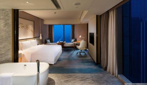 Deluxe King Room