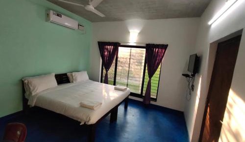 Deluxe Double Room (2 Adults + 1 Child)